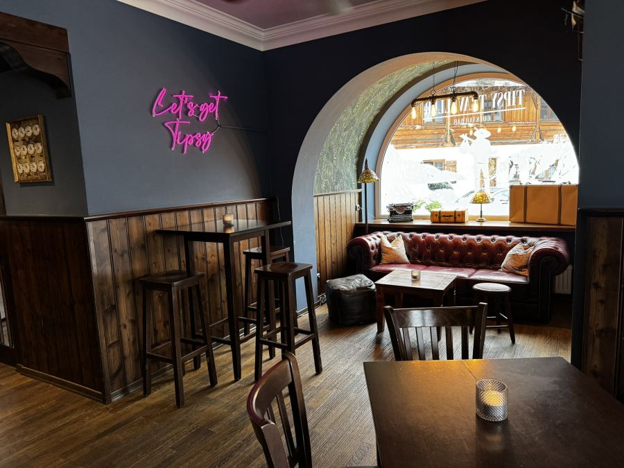 A snapshot from inside Tipsy Traveller